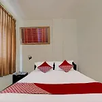 Super Oyo 91805 Hotel Wisma Bari