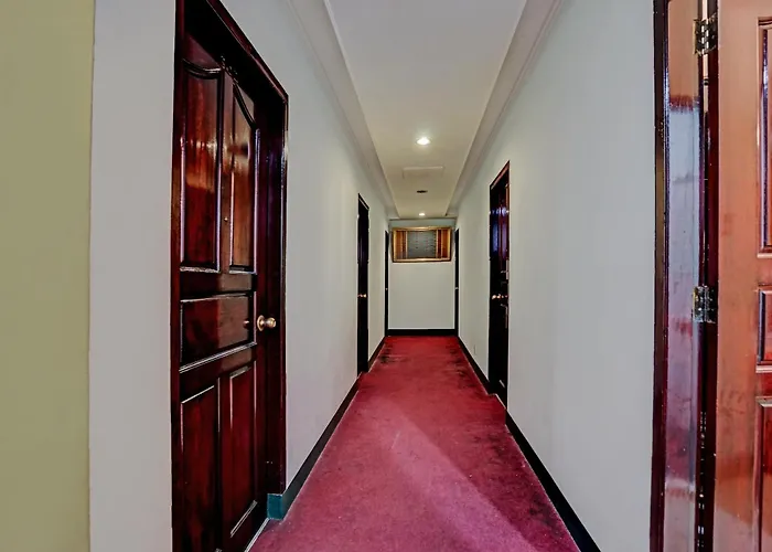 Super Oyo 91805 Hotel Wisma Bari