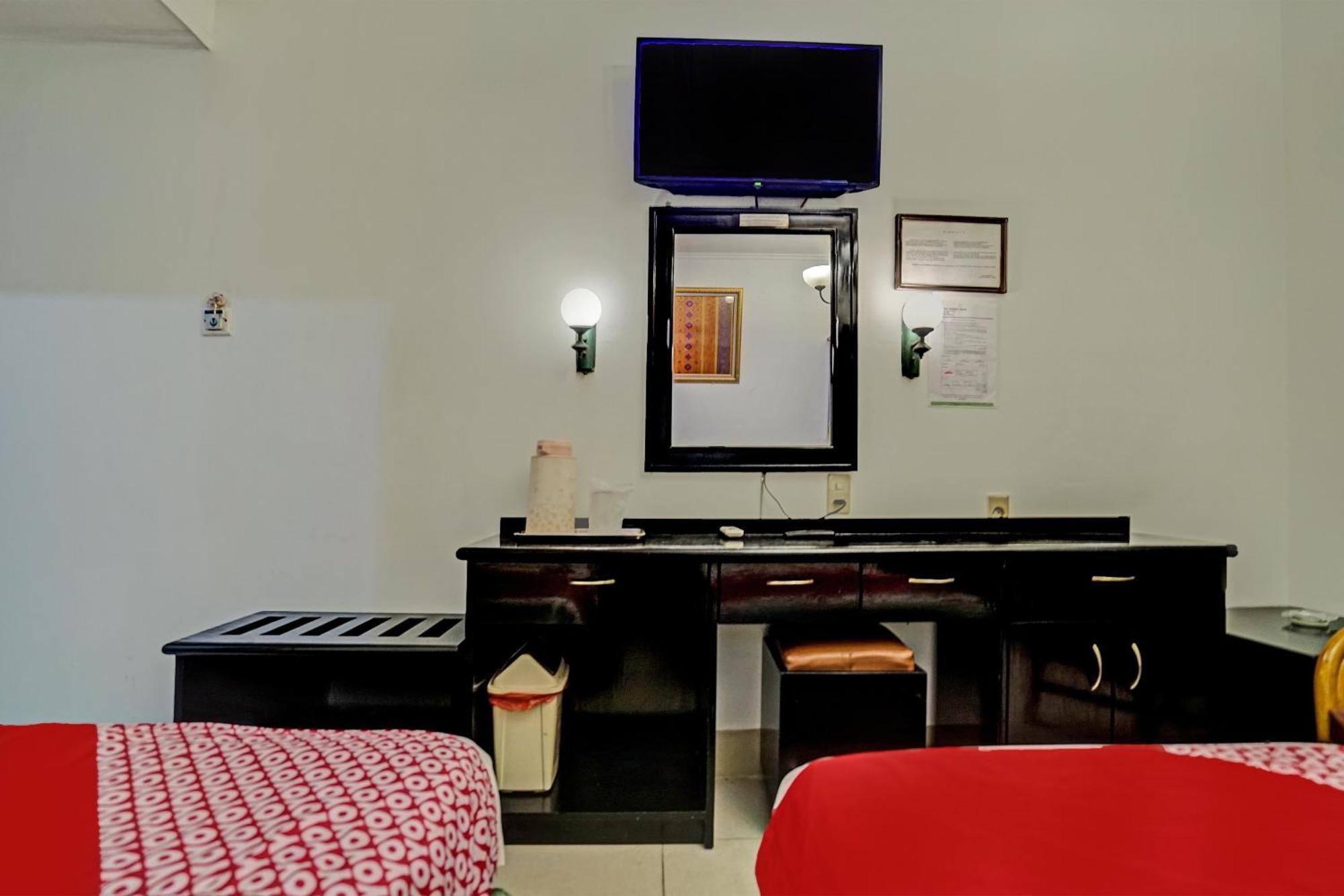 Hotel Super Oyo 91805 Bari 2*