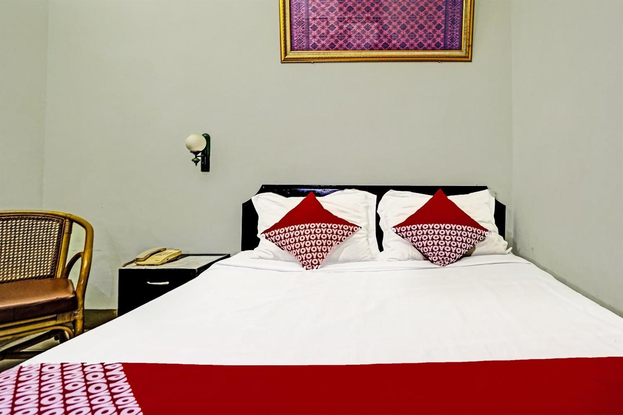 Hotel Super Oyo 91805 Bari 2*